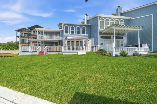 2 Key Harbor Drive, Conroe, TX 77356