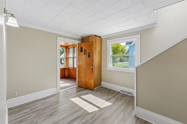2707 Logan Avenue, Des Moines, IA 50317