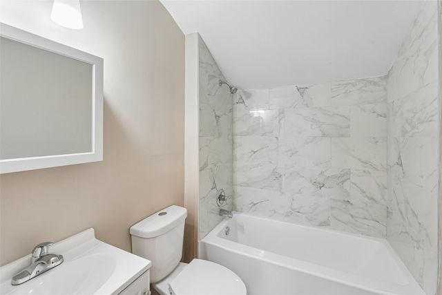 2707 Logan Avenue, Des Moines, IA 50317