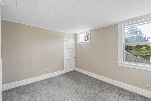 2707 Logan Avenue, Des Moines, IA 50317