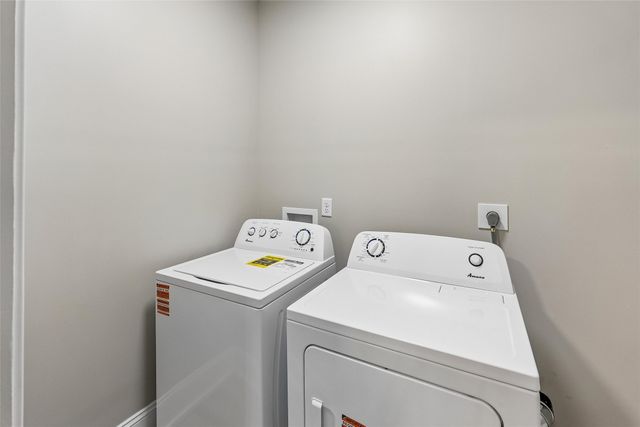 2707 Logan Avenue, Des Moines, IA 50317