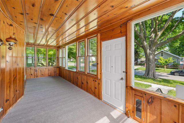 2707 Logan Avenue, Des Moines, IA 50317