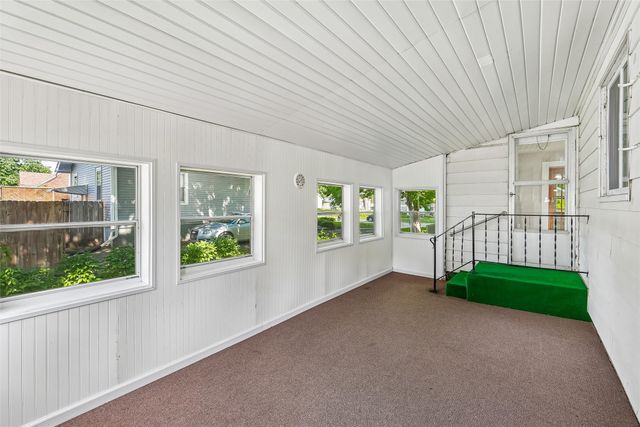 2707 Logan Avenue, Des Moines, IA 50317