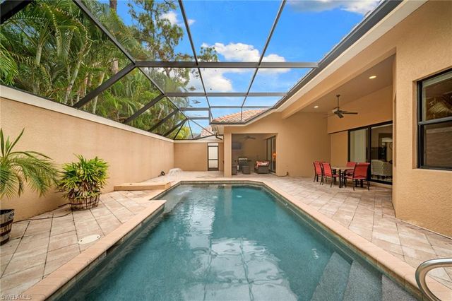 1221 Briarwood CT, Naples, FL 34104