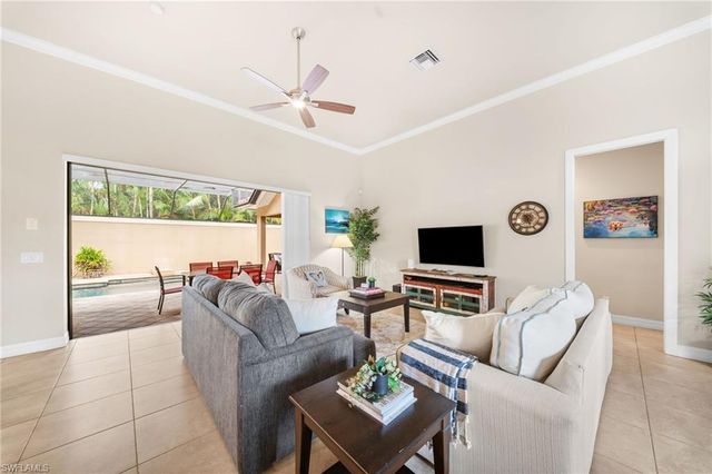 1221 Briarwood CT, Naples, FL 34104