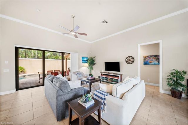 1221 Briarwood CT, Naples, FL 34104