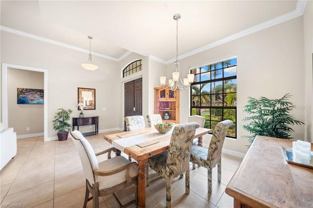 1221 Briarwood CT, Naples, FL 34104