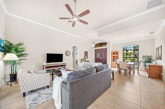 1221 Briarwood CT, Naples, FL 34104