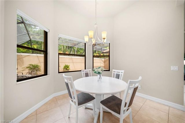 1221 Briarwood CT, Naples, FL 34104