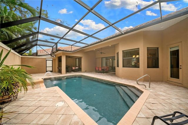 1221 Briarwood CT, Naples, FL 34104