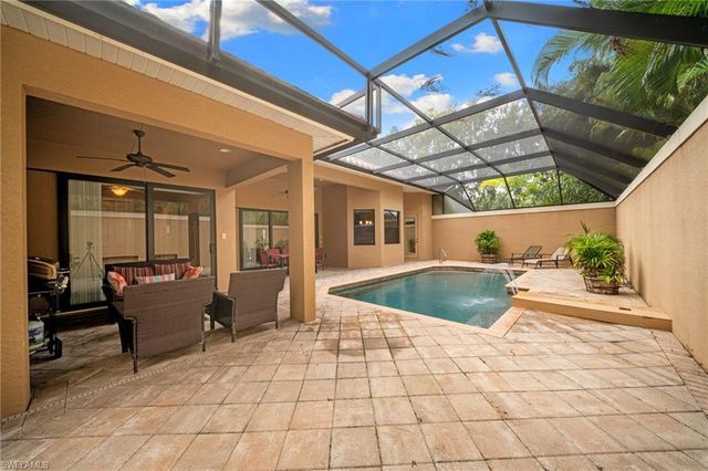 1221 Briarwood CT, Naples, FL 34104