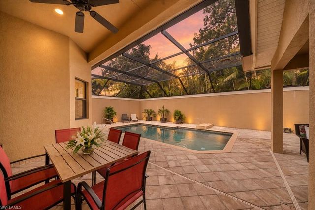 1221 Briarwood CT, Naples, FL 34104