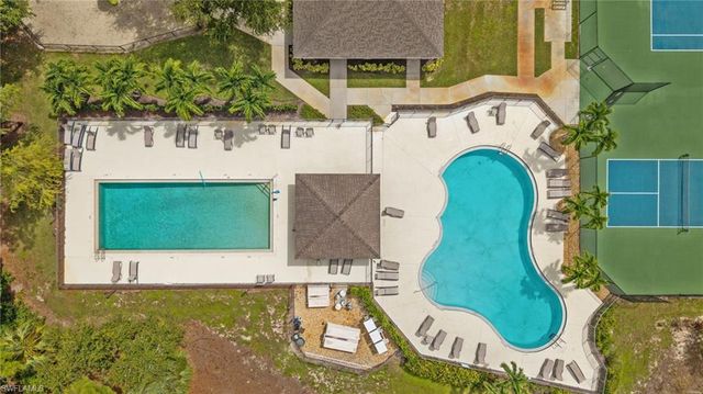1221 Briarwood CT, Naples, FL 34104