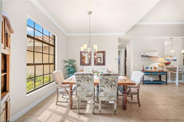 1221 Briarwood CT, Naples, FL 34104