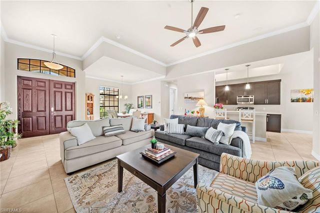 1221 Briarwood CT, Naples, FL 34104