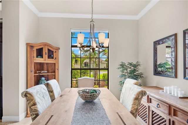1221 Briarwood CT, Naples, FL 34104