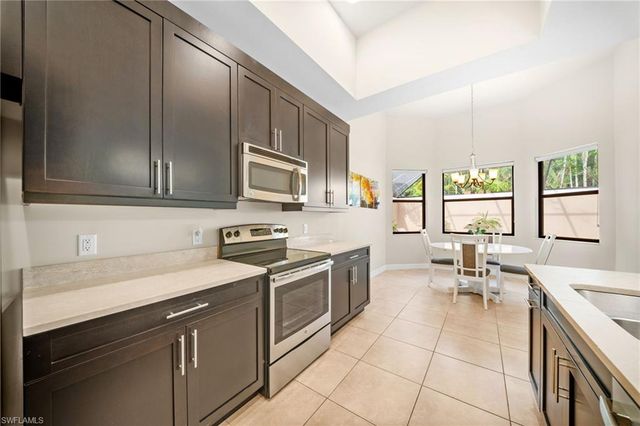 1221 Briarwood CT, Naples, FL 34104