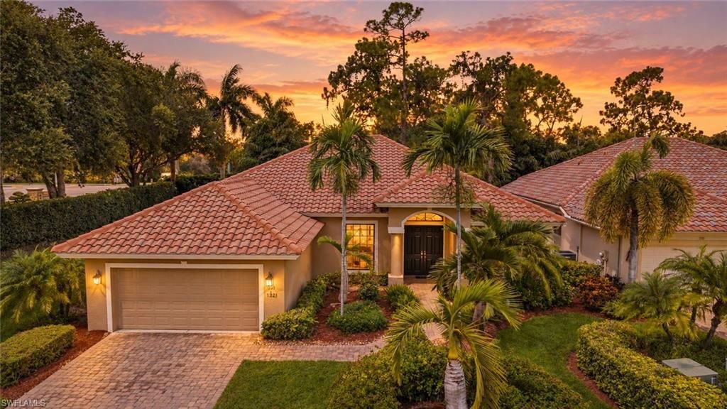 1221 Briarwood CT, Naples, FL 34104