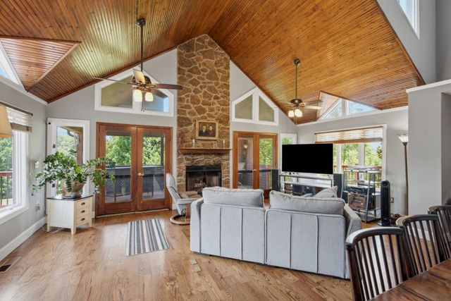 1021 Pine Valley Rd, Kingston Springs, TN 37082