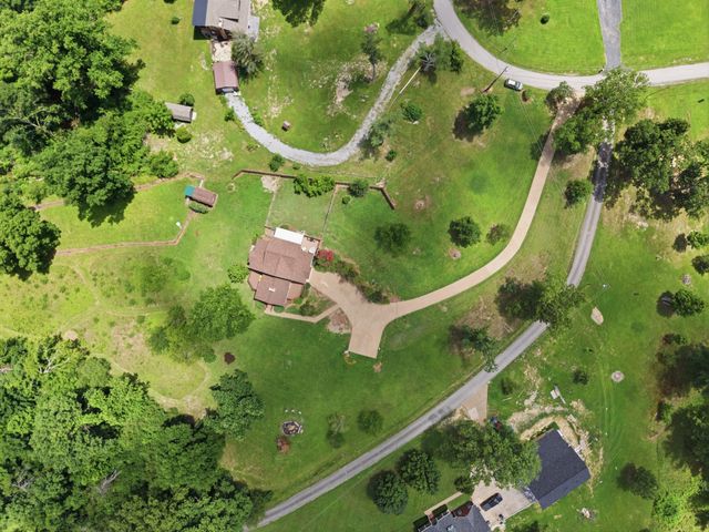 1021 Pine Valley Rd, Kingston Springs, TN 37082
