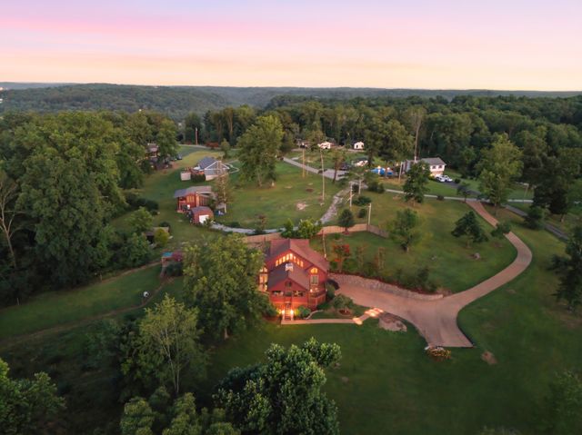 1021 Pine Valley Rd, Kingston Springs, TN 37082