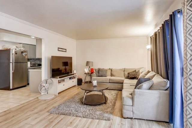 553 N Carroll Parkway 2C, Glenwood, IL 60425