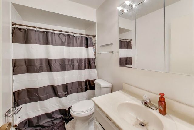 553 N Carroll Parkway 2C, Glenwood, IL 60425