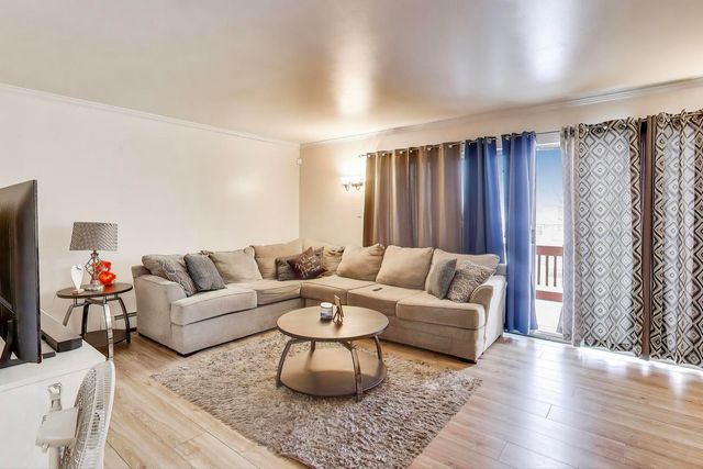 553 N Carroll Parkway 2C, Glenwood, IL 60425