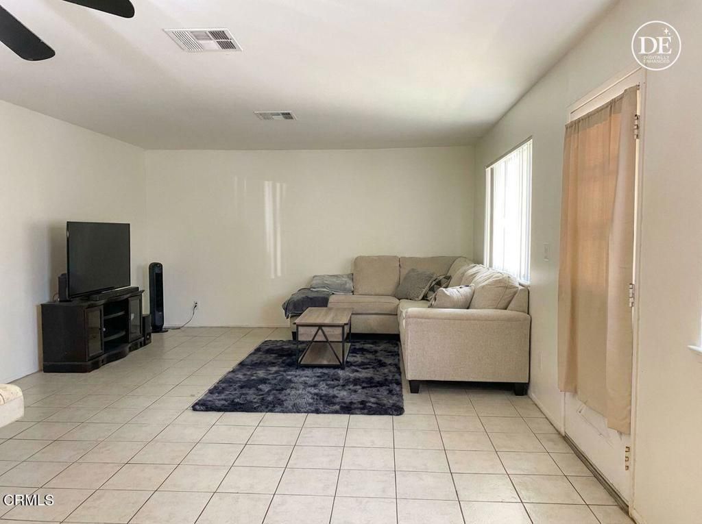 Image 5 of property listing at 5208 Shenandoah Street, Ventura, CA 93003