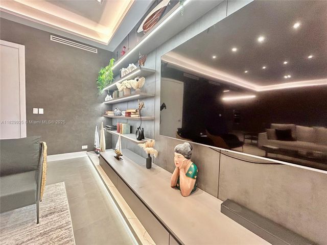 2301 Collins Ave 1634/1635, Miami Beach, FL 33139