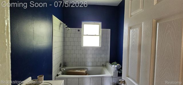 15775 Archdale Street, Detroit, MI 48227