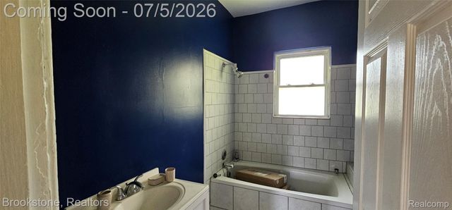 15775 Archdale Street, Detroit, MI 48227