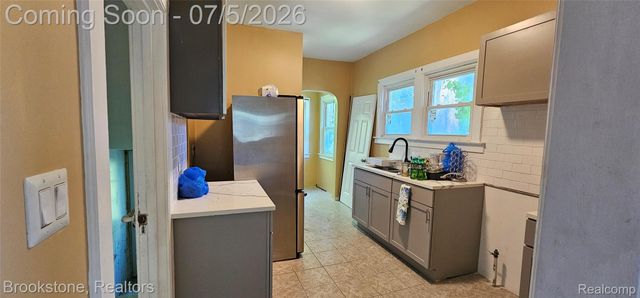 15775 Archdale Street, Detroit, MI 48227