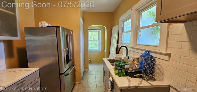 15775 Archdale Street, Detroit, MI 48227