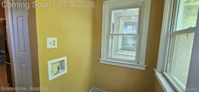 15775 Archdale Street, Detroit, MI 48227