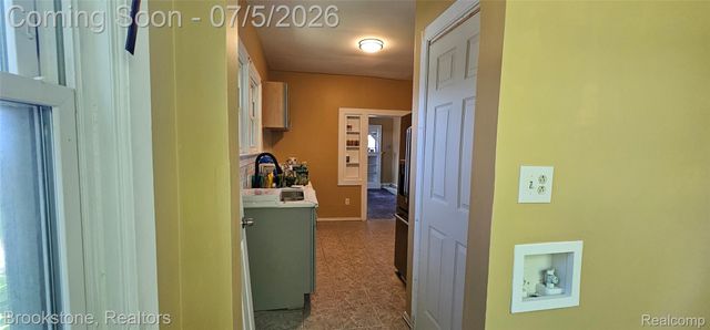 15775 Archdale Street, Detroit, MI 48227
