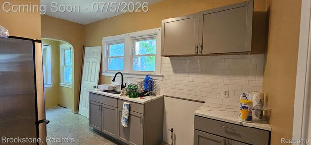 15775 Archdale Street, Detroit, MI 48227