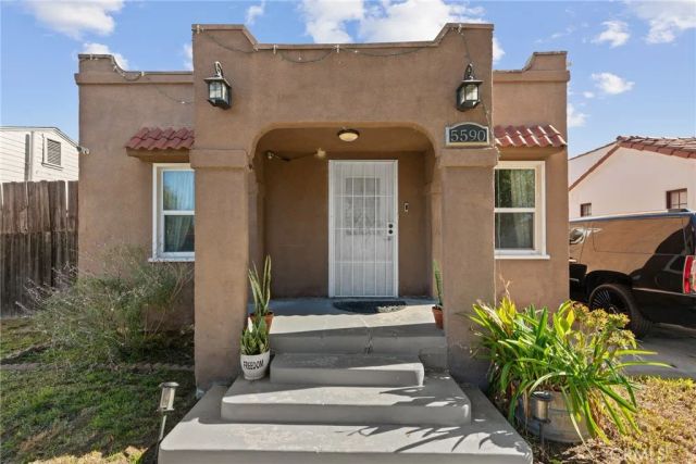 5590 Lewis, Long Beach, CA 90805