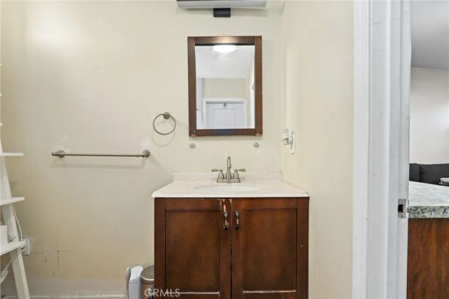 5590 Lewis, Long Beach, CA 90805