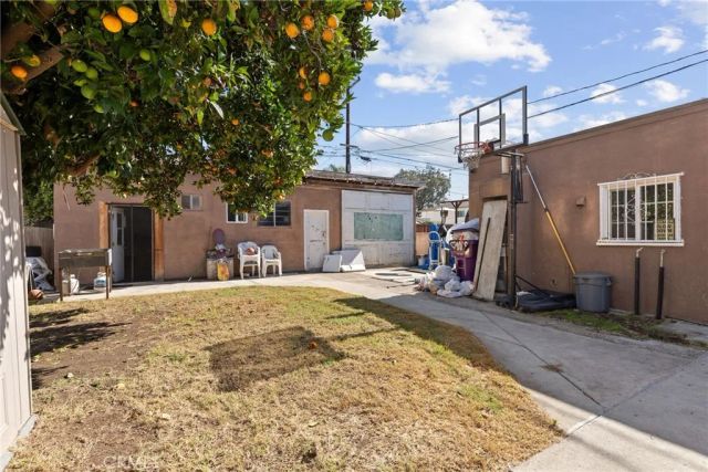 5590 Lewis, Long Beach, CA 90805