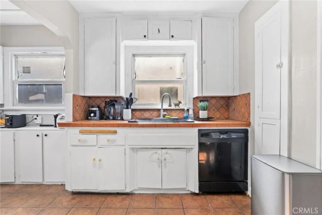 5590 Lewis, Long Beach, CA 90805