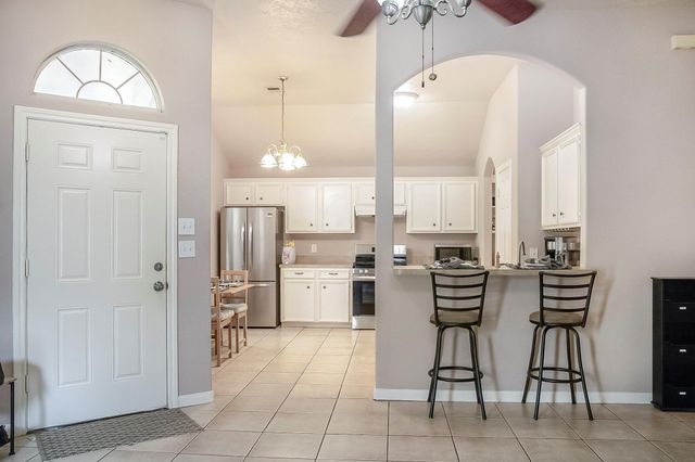 817 S 1st Street, La Porte, TX 77571