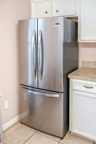 817 S 1st Street, La Porte, TX 77571