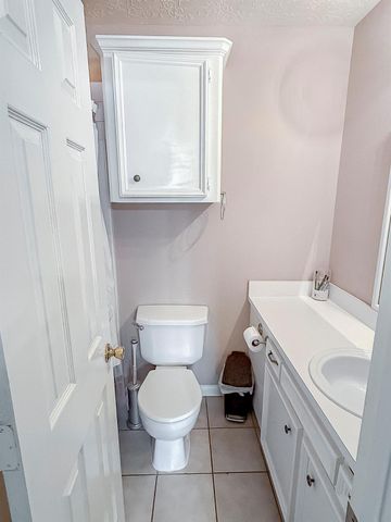 817 S 1st Street, La Porte, TX 77571