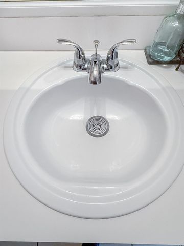 817 S 1st Street, La Porte, TX 77571