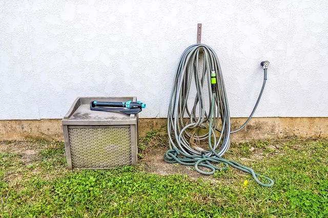 817 S 1st Street, La Porte, TX 77571