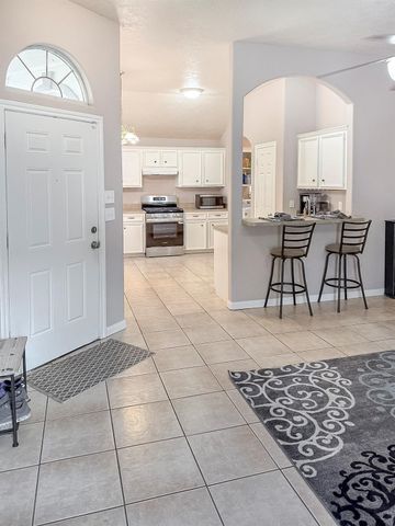 817 S 1st Street, La Porte, TX 77571