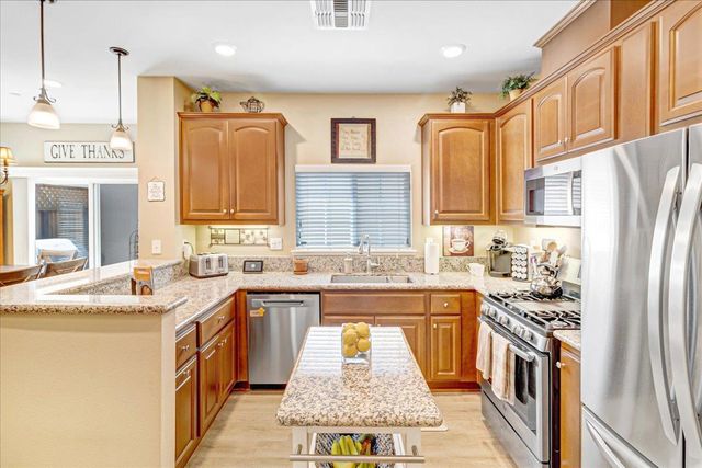 12833 Rogge Village Loop, Salinas, CA 93906