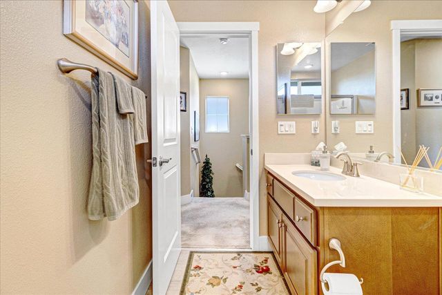 12833 Rogge Village Loop, Salinas, CA 93906