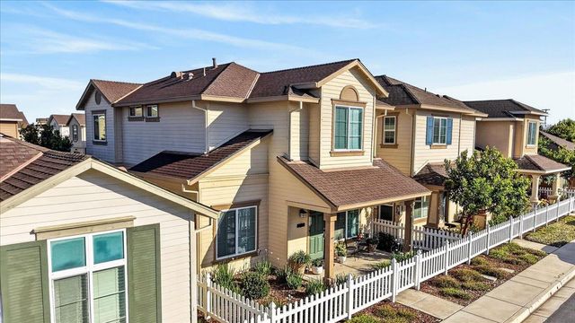 12833 Rogge Village Loop, Salinas, CA 93906